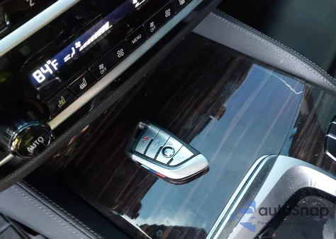 2018 BMW M550I xDrive из США, поврежденный, VIN WBAJB9C54JB286870